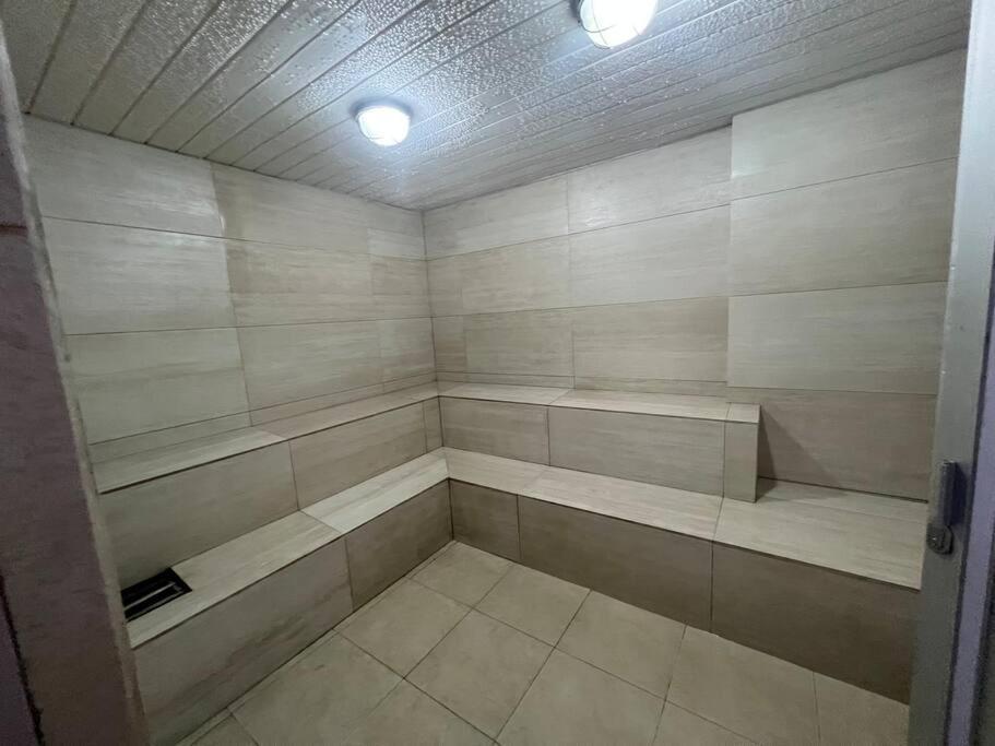 Cama King, Piscina En Suite De Lujo En Zona Privilegiada Y Centrica Quito Exterior photo