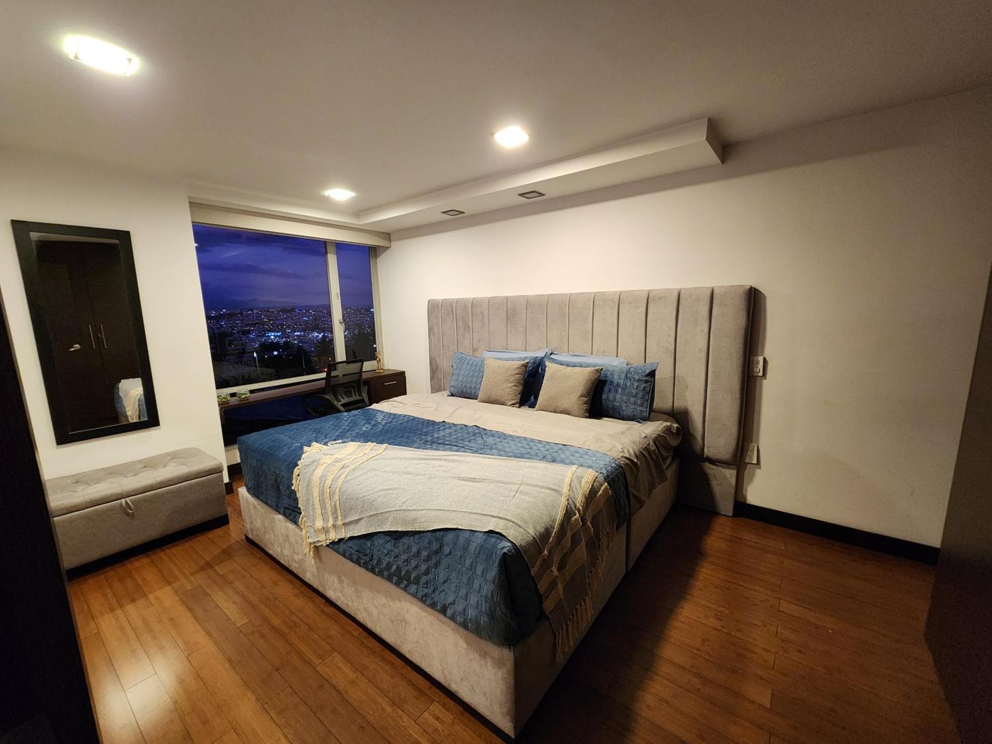 Cama King, Piscina En Suite De Lujo En Zona Privilegiada Y Centrica Quito Exterior photo